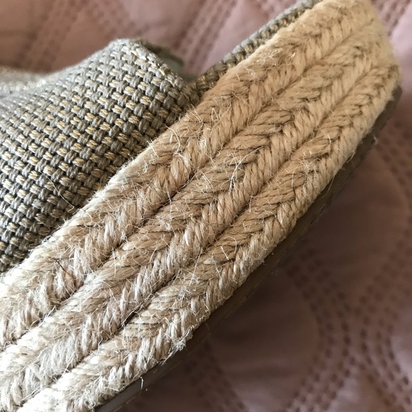 Micheal Kors Wedges slightly used - Picture 6 of 6